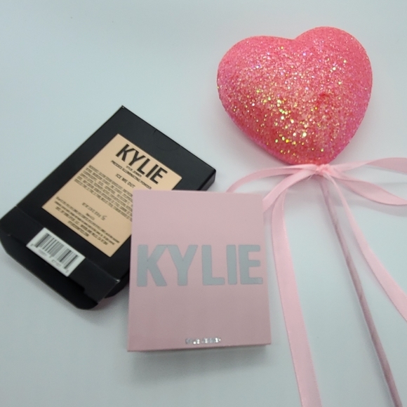 KYLIE COSMETICS Kylighter ICE ME OUT - Picture 3 of 7